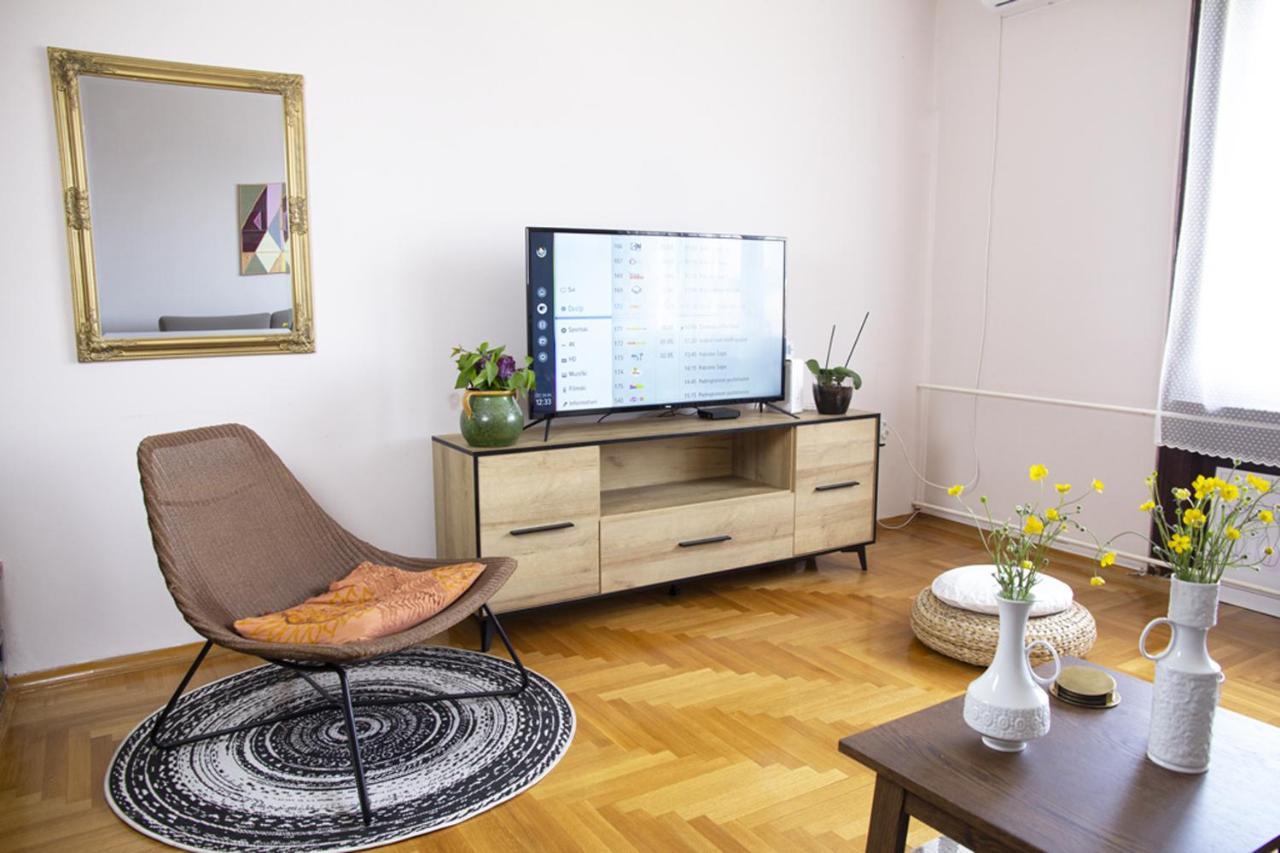 Nicola'S Lägenhet Novi Sad Exteriör bild