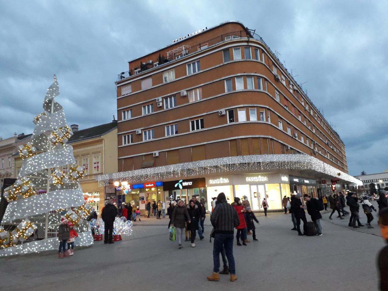 Nicola'S Lägenhet Novi Sad Exteriör bild