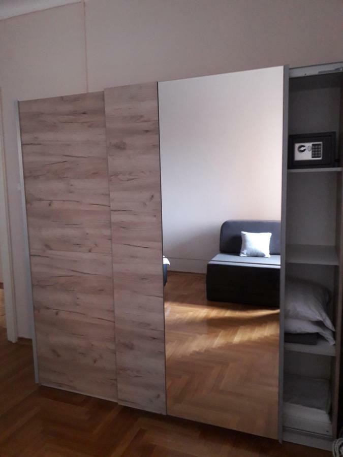 Nicola'S Lägenhet Novi Sad Exteriör bild