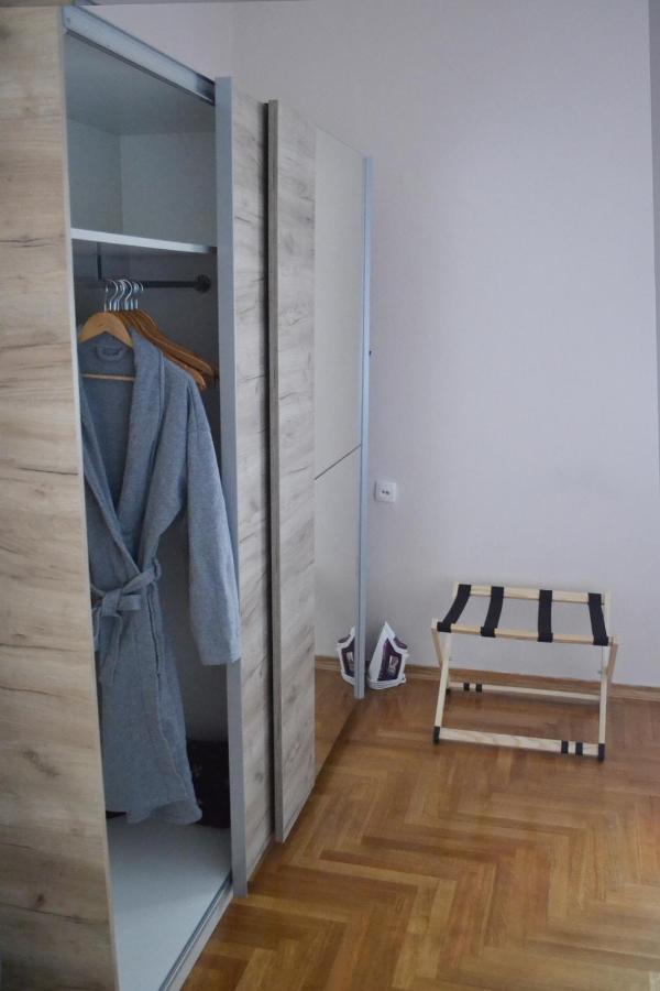 Nicola'S Lägenhet Novi Sad Exteriör bild