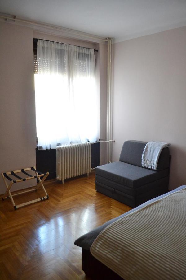 Nicola'S Lägenhet Novi Sad Exteriör bild