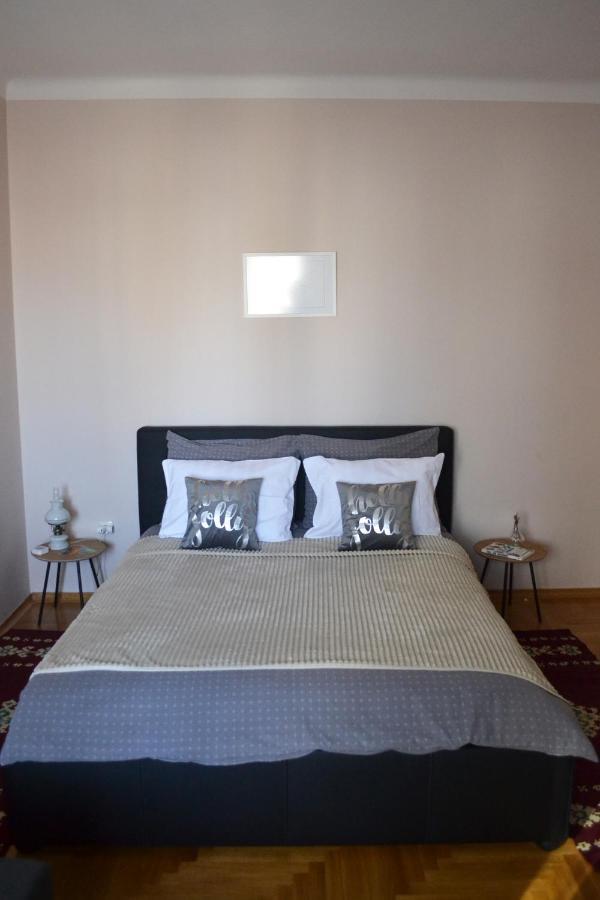 Nicola'S Lägenhet Novi Sad Exteriör bild